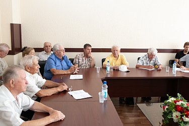 Владимир Фролов встретился с «детьми войны»